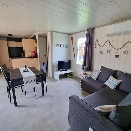 41 Papillon Confort Domaine Avec Piscine Chalet *